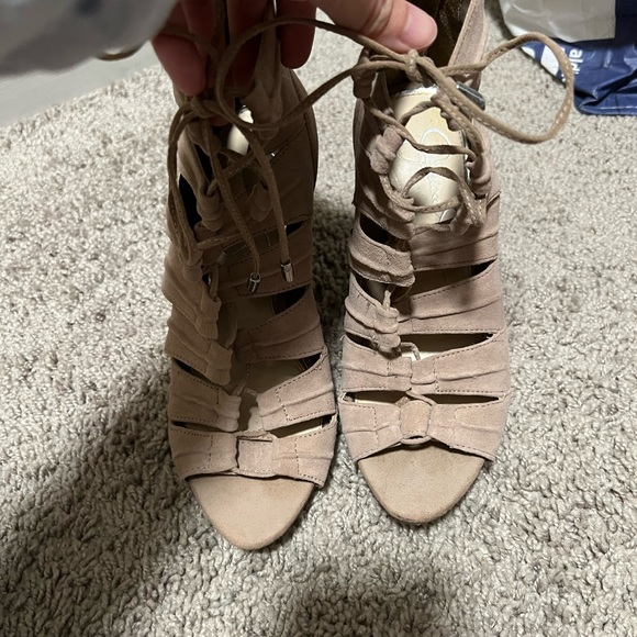 Tan Jessica Simpson straps heels - Picture 1 of 3